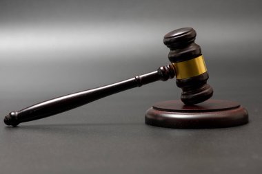 Yargıç Tokmak Hukuk Konsepti. Gavel hukuki otorite için. Yargıç Tokmak 'ın kanun ve adalet sembolü. Gavel karar duyurusu için