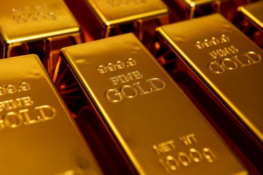 Metal altın desenli. Altın külçeleri altın külçeleri için. Metal rezervi için 24 bin altın. Rezerv için altın metal