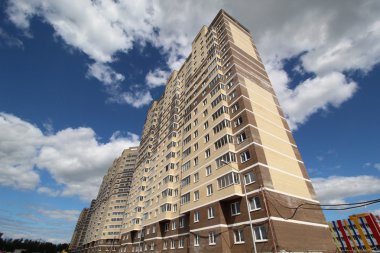 Modern monolith-tuğla yüksek katlı apartmanlar