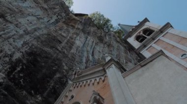 Madonna della Corona Sığınağı, kuzey İtalya 'da sembolik bir bölge.