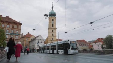 Graz, Avusturya. Ocak 2020. Graz, Avusturya 'nın güneyindeki Styria eyaletinin başkentidir. Şehrin kalbinde Hauptplatz var, eski ortaçağ kasabasının merkez meydanı..