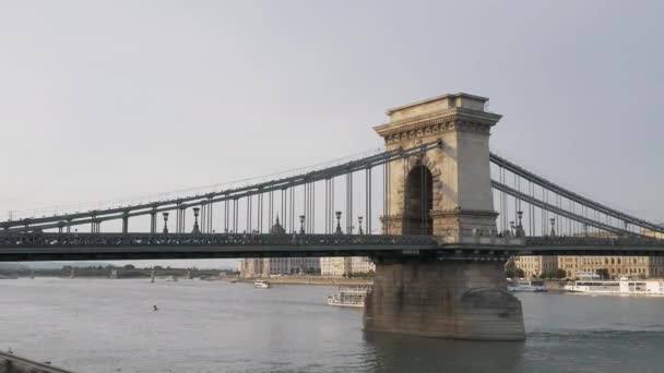 Schöne Aussicht Auf Budapest Kettenbrücke — Stockvideo