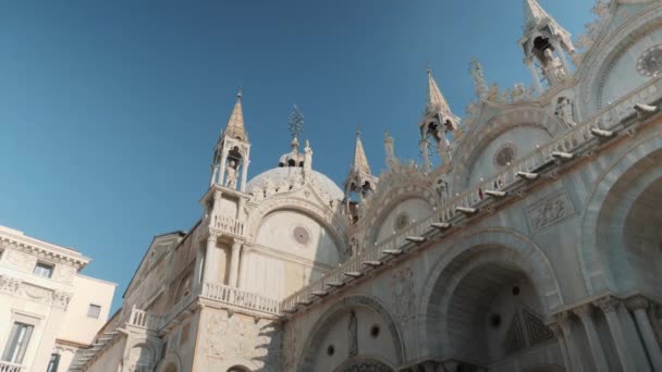 マルコ広場 ヴェネツィアに位置する聖マークBasilicイタリア — ストック動画