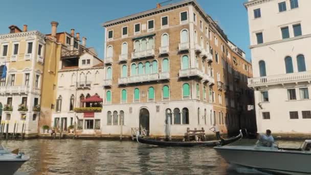 City Venice Incredible City Enjoy Culture Art Gondoliers Navigate Waters — Stock Video