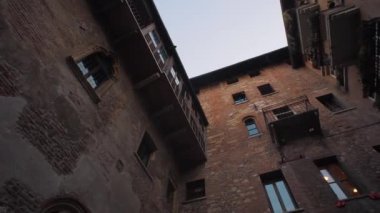 Juliet 'in Verona' daki balkonunda