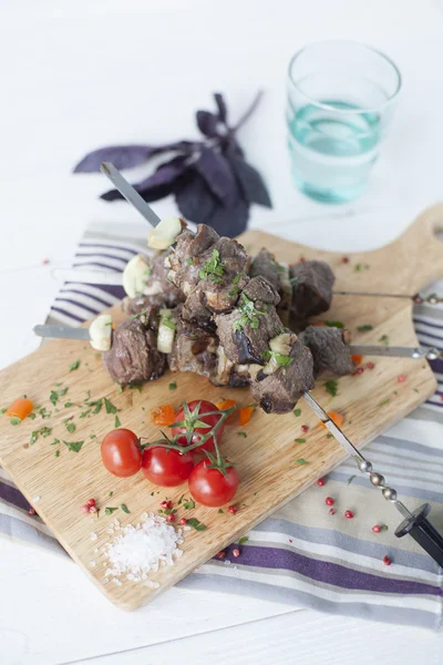 Brochettes d'agneau en caucasien — Photo