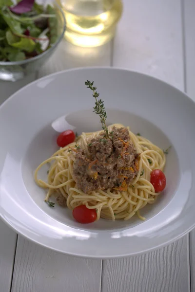 Sugo di carne macinata con spaghetti Fotografia Stock