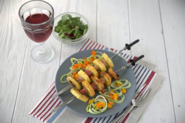 Şiş patates pastırma ile