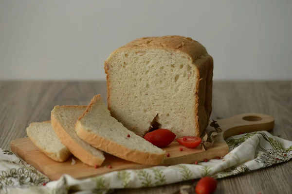 Pan blanco con jamón —  Fotos de Stock