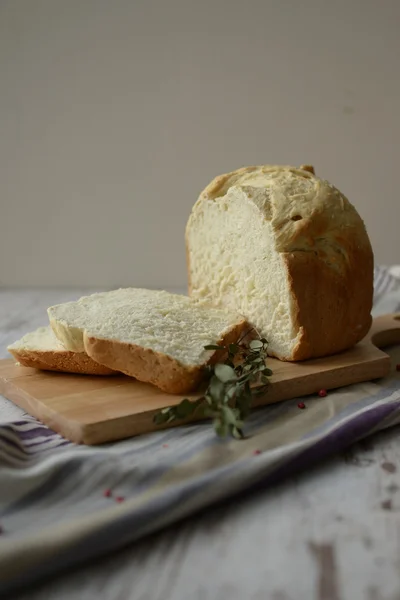 Pão com sementes de gergelim — Fotografia de Stock