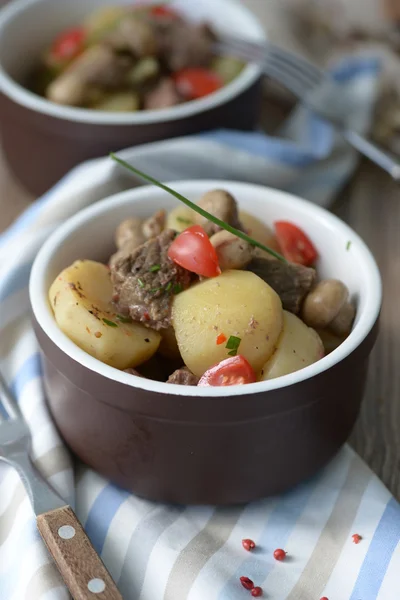Carne de vită cu cartofi — Fotografie, imagine de stoc