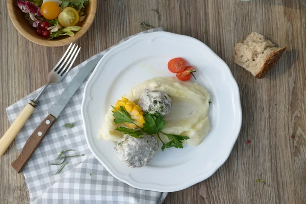 Hedgehogs in a creamy sauce — Stock Photo, Image