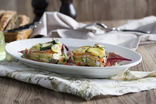 Patata al horno con verduras —  Fotos de Stock