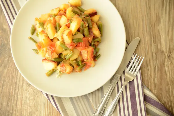 Ofenkartoffeln mit Bohnen — Stockfoto