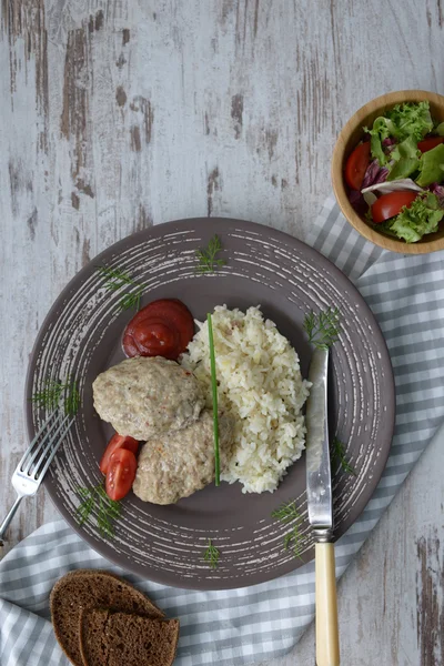 Escalopes au riz cuit à la vapeur — Photo