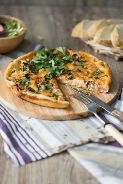 Pizza ile deniz ürünleri