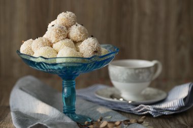 Hindistan cevizi öpücük (3)