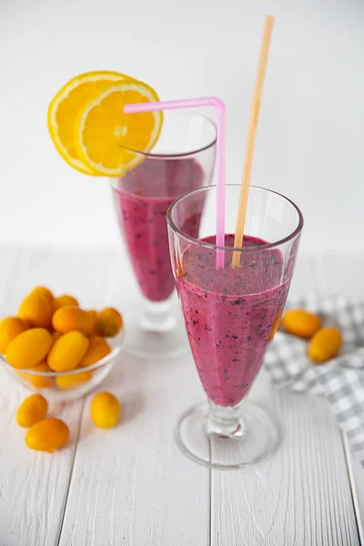 Batidos bayas de naranja yogur — Foto de Stock