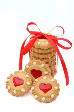 Kırmızı kalp merkezi ile Sevgililer tanımlama