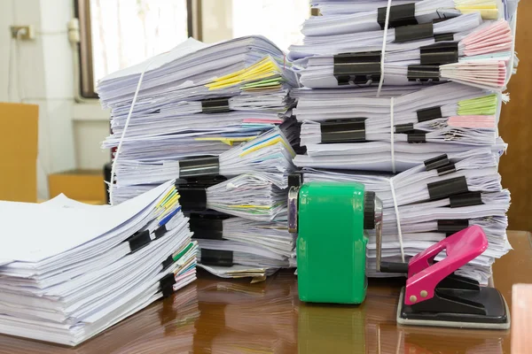 İş kağıt yığını