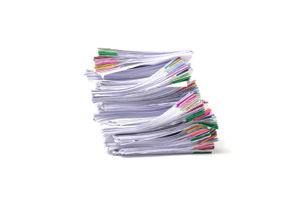 Une pile de papiers d'affaires isolés sur fond blanc. Espace de copie — Photo