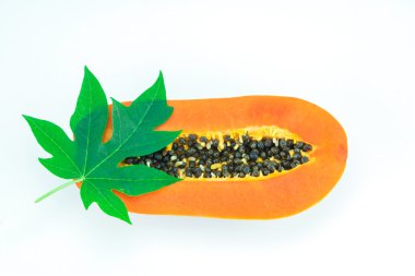 Haft papaya meyve ve papaya yaprak beyaz arka plan üzerinde izole kesmek