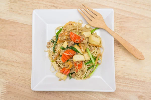 Stir-fried noodles, Chinese style — Stock Photo, Image
