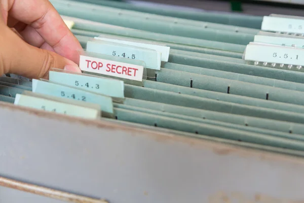 Carpetas de archivo en un archivador —  Fotos de Stock