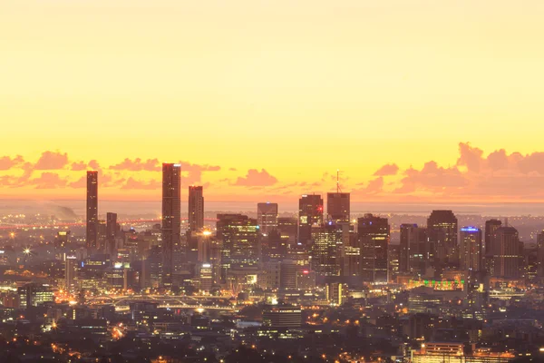 Sunrise View of the Brisbane City from Mount Coot-tha. Queensland, Australia. — Stock Photo, Image