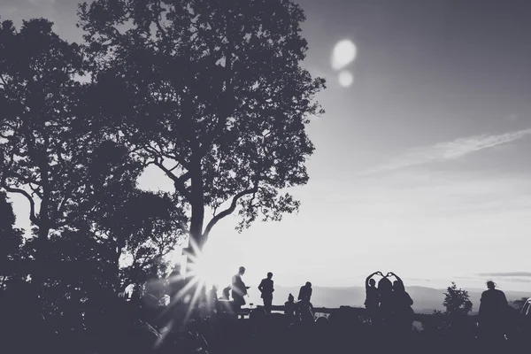 People having fun at sunset time,Vintage Effect — Stock Photo, Image