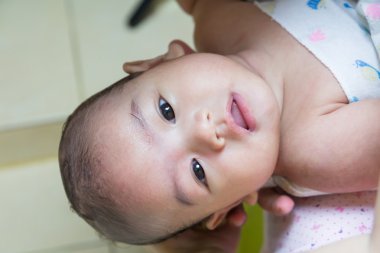 Anneler ellerde banyo bebek kadar kapatın