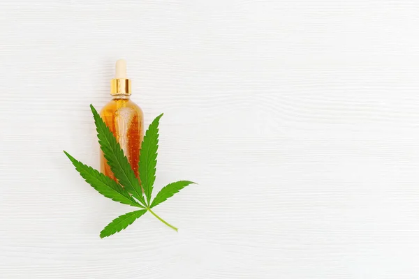 Cosméticos Base Cannabis Tarro Con Crema Gel Para Cuerpo Hojas — Foto de Stock