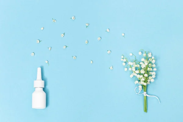 Conceito Alergia Spray Nariz Contra Alergias Pólen Plantas Com Flores — Fotografia de Stock