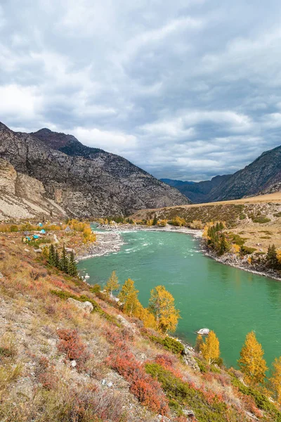 Landschappelijk Uitzicht Turquoise Katun Rivier Het Altai Gebergte Herfst Altai — Stockfoto