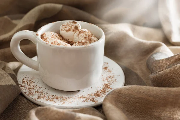 Heiße Schokolade Oder Kakao Mit Marshmallows Einer Weißen Tasse Mit — Stockfoto