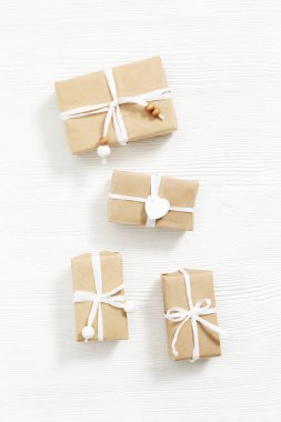 Noel hediyesi, kış tatili ve yeni yıl geçmişi, arkadaşlar ya da aile için ev yapımı hediyeler. Düz yatıyordu. Üst görünüm.