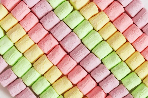 Fundo Marshmallow Colorido Brilhante Fileiras Diagonais Marshmallows Padrão Geométrico Doces — Fotografia de Stock