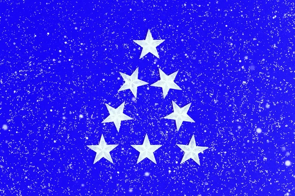 Estrelas Ano Novo Cor Branca Árvore Natal Forma Céu Surreal — Fotografia de Stock