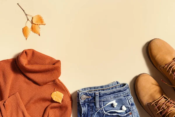 Herbstliche Warme Kleidung Lag Flach Modische Rote Schuhe Strickpullover Oder — Stockfoto