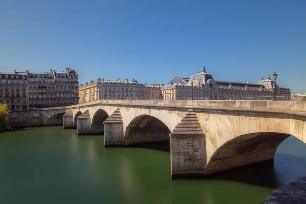 Der Pont Carrousel Der Über Die Seine Zum Louvre Führt — Stockfoto