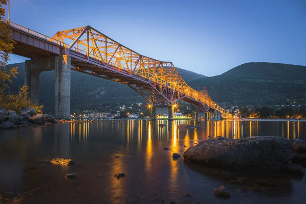 Nelson Daki Ikonik Büyük Turuncu Köprü Nün Gece Manzarası Kootenay — Stok fotoğraf