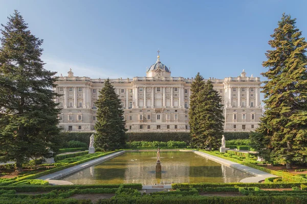 Solig Dag Från Sabatini Gardens Royal Place Madrid Som Inrymmer — Stockfoto