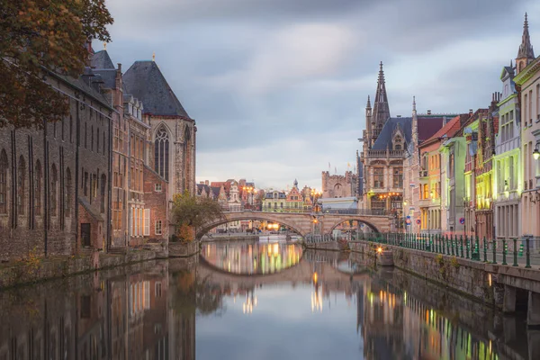 Όμορφη Ιστορική Παλιά Πόλη Της Γάνδης Βέλγιο Κατά Μήκος Της — Φωτογραφία Αρχείου