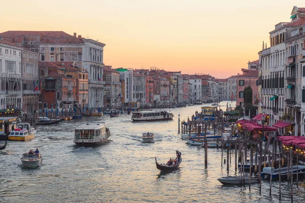 Talya Venedik Yoğun Bir Büyük Kanal Bir Ekim Akşamı Güneş — Stok fotoğraf