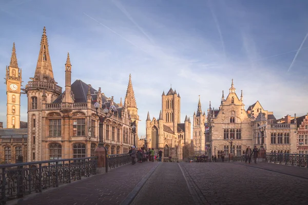 Όμορφη Ιστορική Παλιά Πόλη Της Gent Βέλγιο Λούζεται Χρυσό Φως — Φωτογραφία Αρχείου