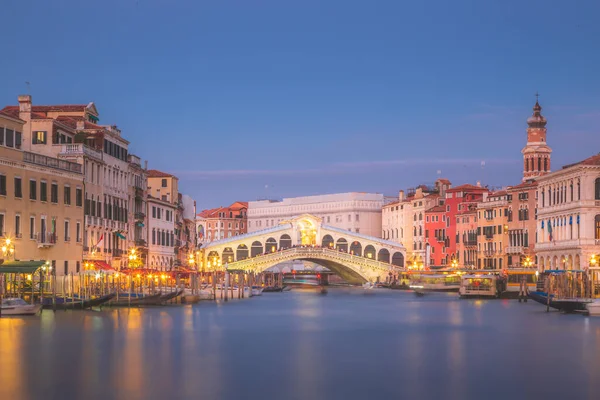 Una Larga Exposición Del Gran Canal Puente Rialto Venecia Italia — Foto de Stock