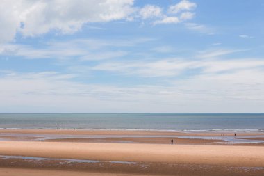 St. Cyrus Plajı 'nda açık güneşli bir günde deniz manzarası İskoçya' nın Aberdeenshire sahilinde St. Cyrus Ulusal Doğa Koruma Alanı 'nın bir parçası..