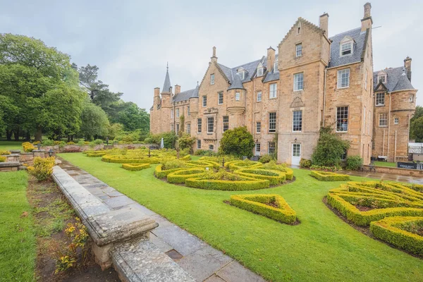 Gepflegte Gärten Und Herrenhaus Des Historischen Carberry Tower Mansion House — Stockfoto