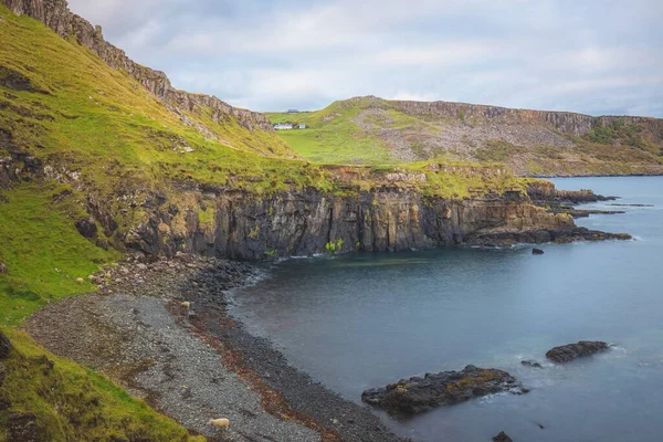Costa Costeira Atlântica Rochosa Croc Rock Culnacnoc Ilha Skye Ilhas — Fotografia de Stock