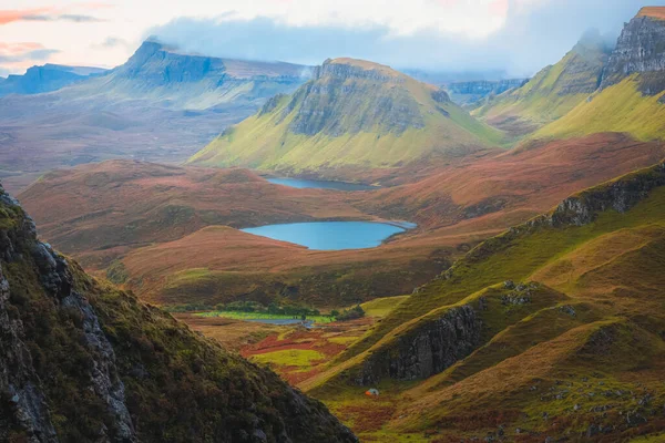 Episk Utsikt Över Bergslandskapet Den Karga Terrängen Vid Quiraing Isle — Stockfoto